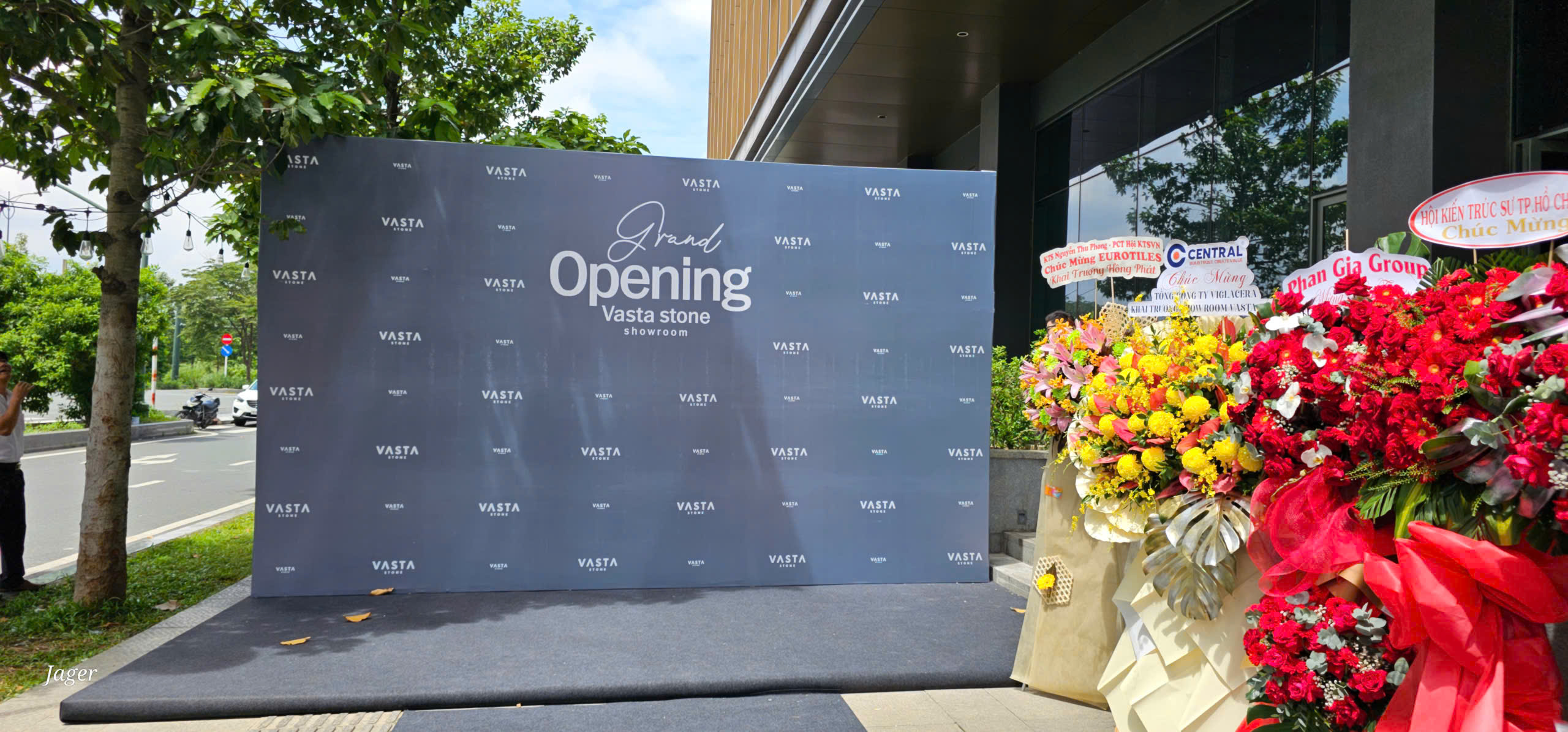 Khai trương showroom đá nung kết Vasta