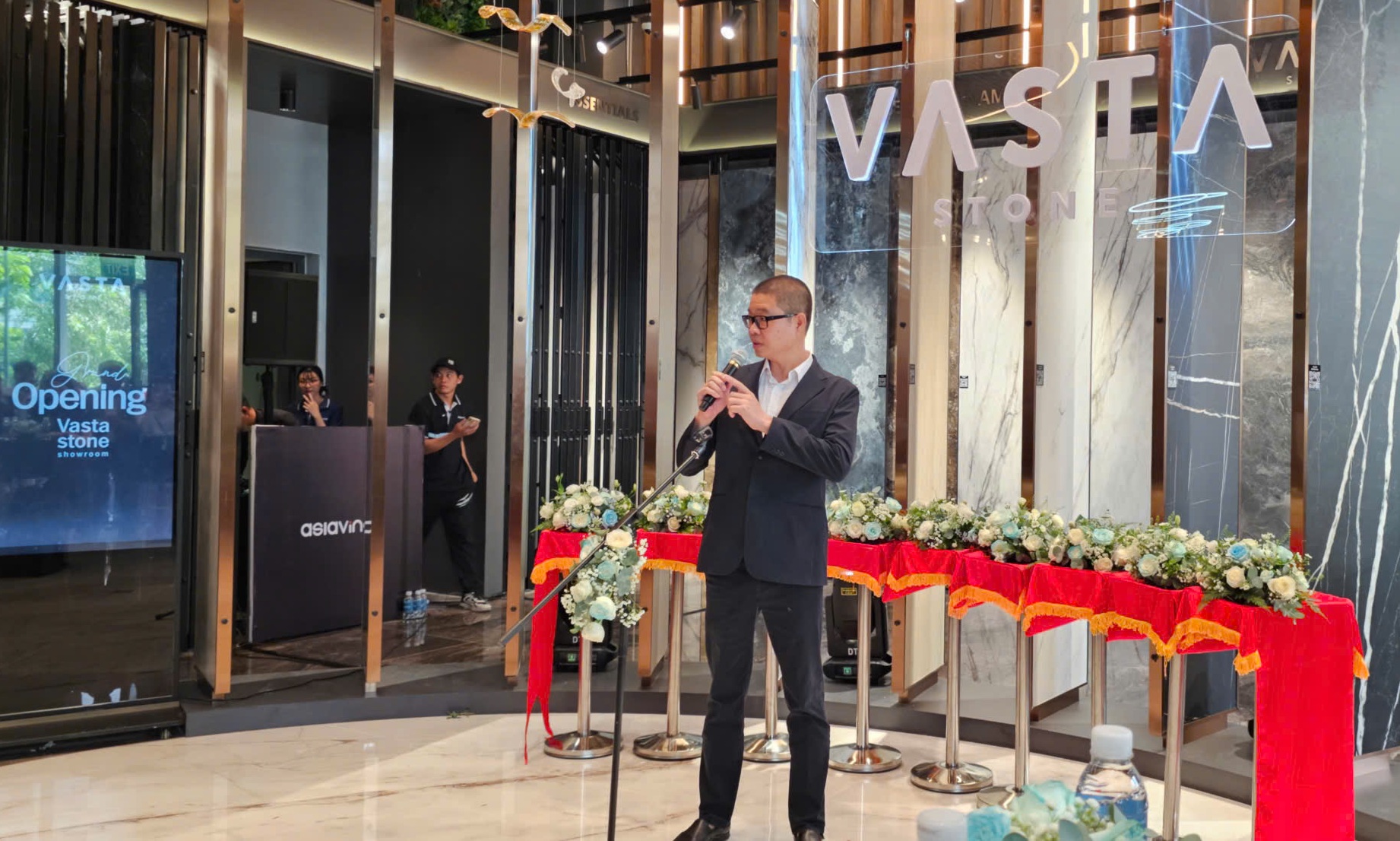 Khai trương showroom đá nung kết Vasta