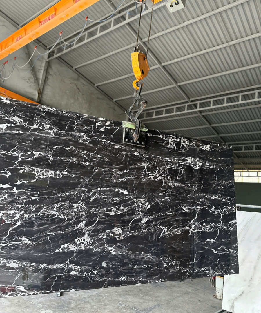 Đá nung kết Portoro Silver