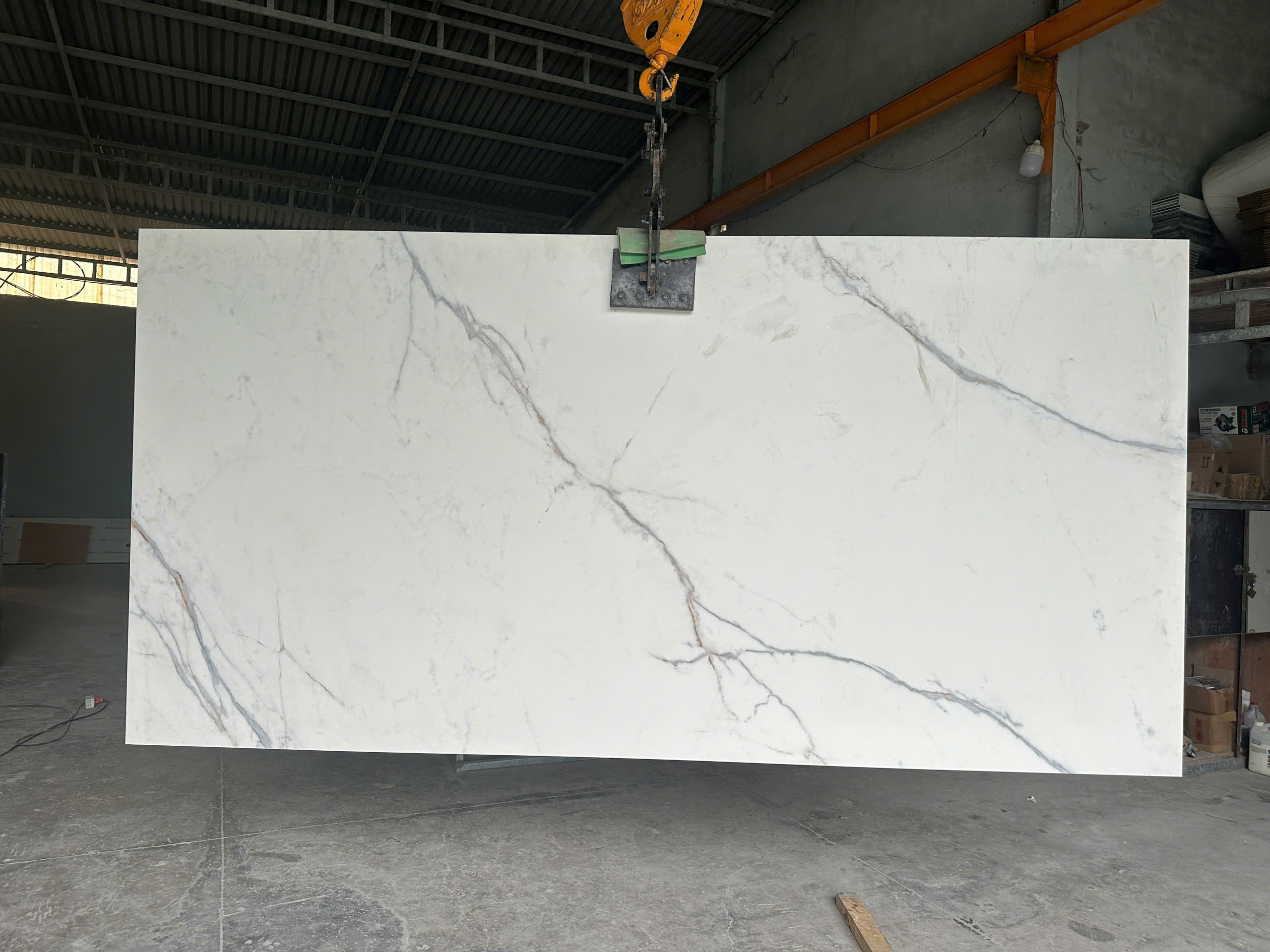 Đá Nung Kết Calacatta Royale