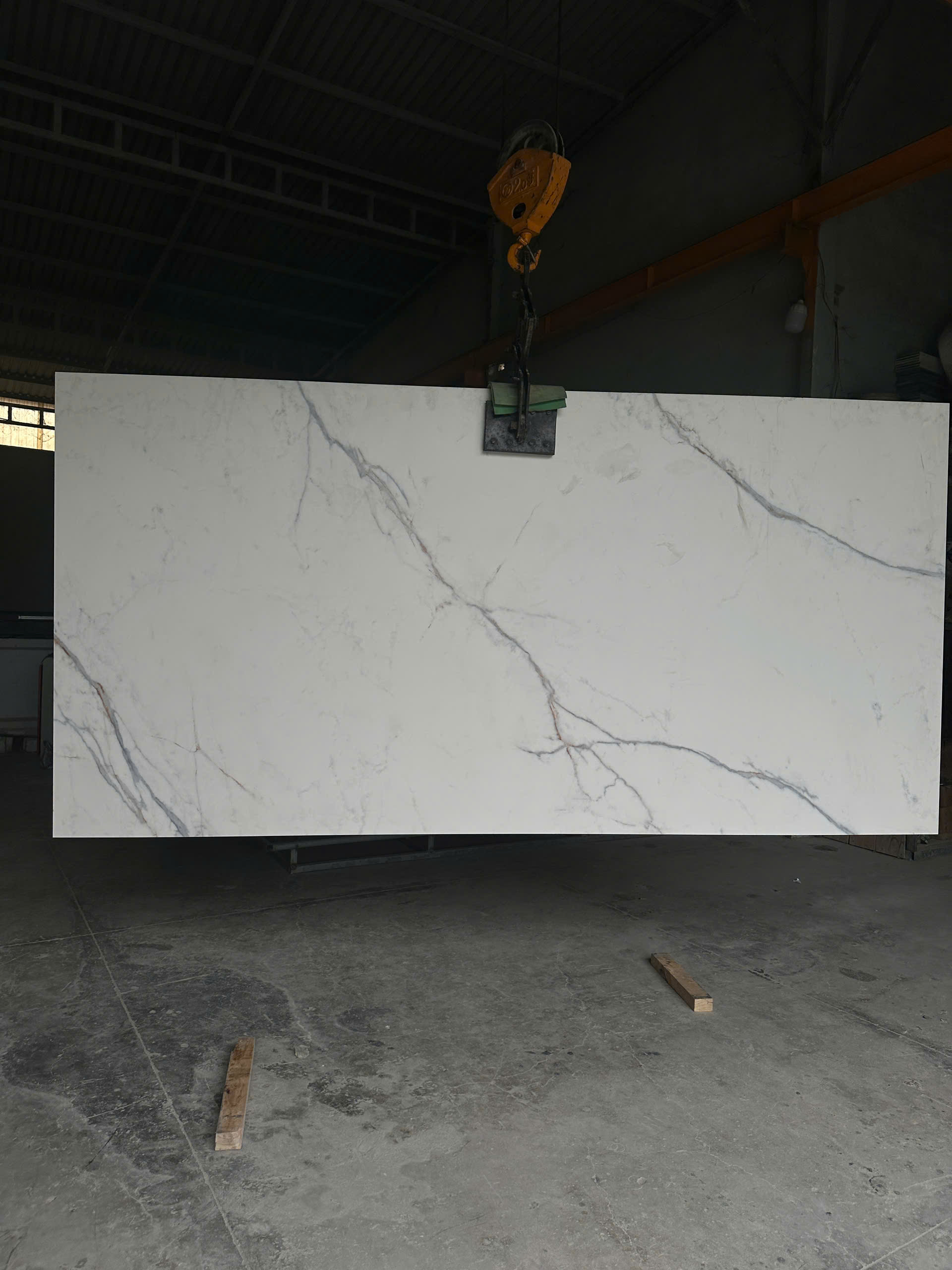 Đá Nung Kết Calacatta Royale