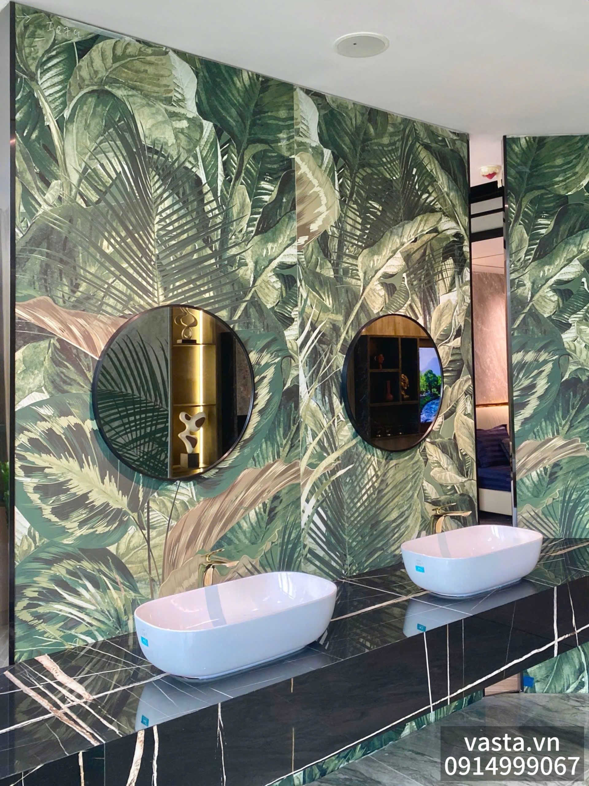 Đá nung kết Jungle Deep Green – vật liệu xây dựng cao cấp với vân lá xanh tự nhiên, bề mặt bóng sang trọng