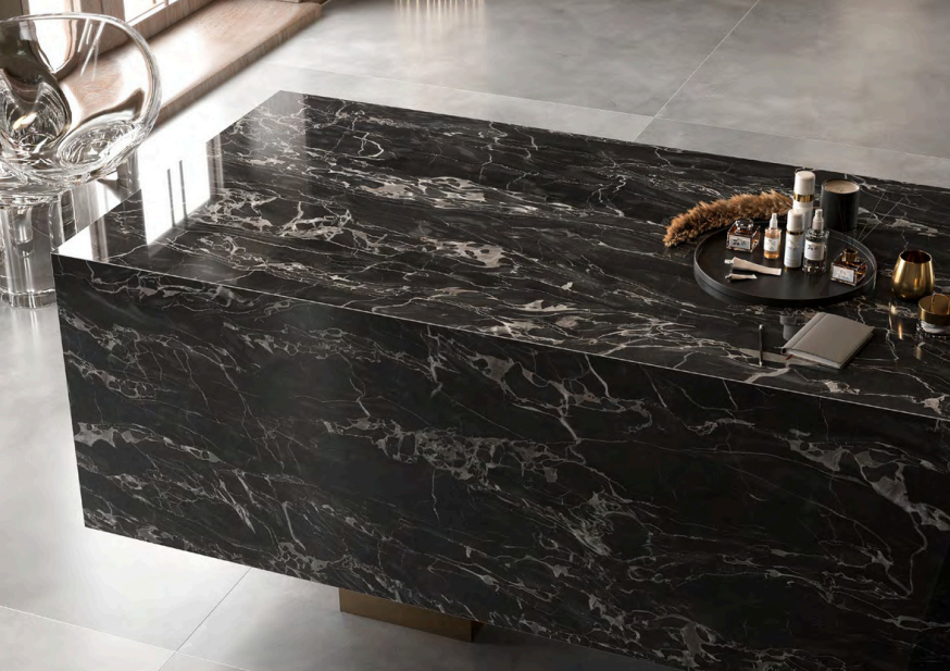 Đá nung kết Portoro silver sang trọng, kích thước lớn 1600x3200mm, phù hợp mọi ứng dụng nội thất và ngoại thất.